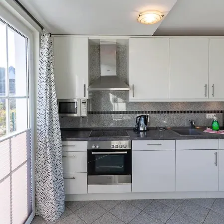 Arkonablick Eg, Helle Mit 2 Terrassen Und Eigenem Eingezaeuntem Garten Hunde Herzlich Willkommen Apartment Glowe