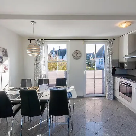 Apartment Arkonablick Eg, Helle Mit 2 Terrassen Und Eigenem Eingezaeuntem Garten Hunde Herzlich Willkommen Glowe
