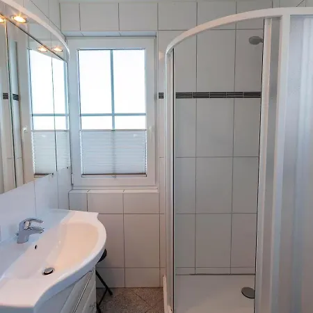 Apartment Arkonablick Eg, Helle Mit 2 Terrassen Und Eigenem Eingezaeuntem Garten Hunde Herzlich Willkommen Glowe