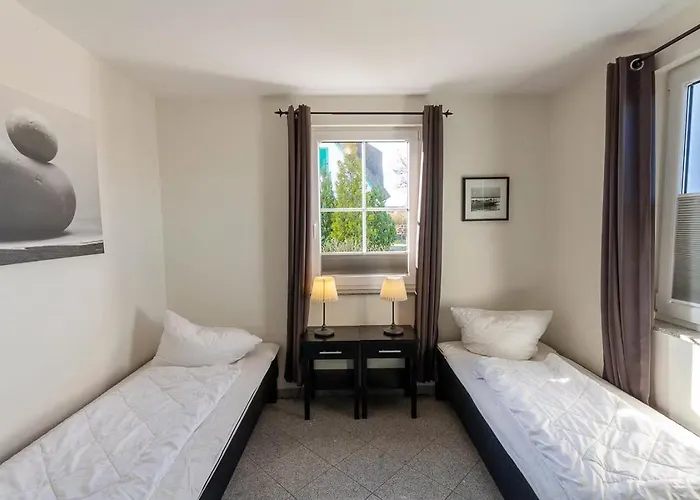 Arkonablick Eg, Helle Mit 2 Terrassen Und Eigenem Eingezaeuntem Garten Hunde Herzlich Willkommen Glowe